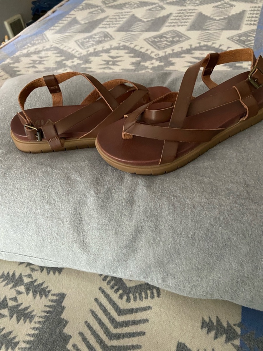 “MIA” strappy sandal, size 6.